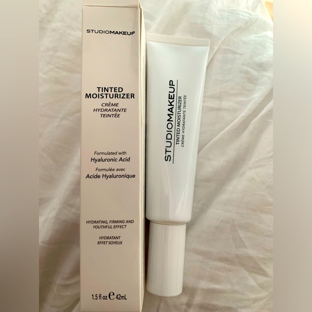 Studio Makeup “Honey Light” Tinted Moisturizer
